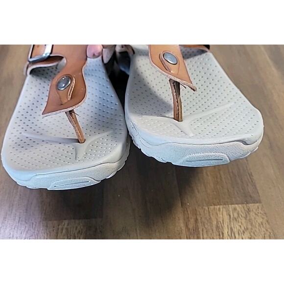 Skechers T-Strap Outdoor Sandals Brown Women’s Size 8 Adjustable GUC - Picture 2 of 9